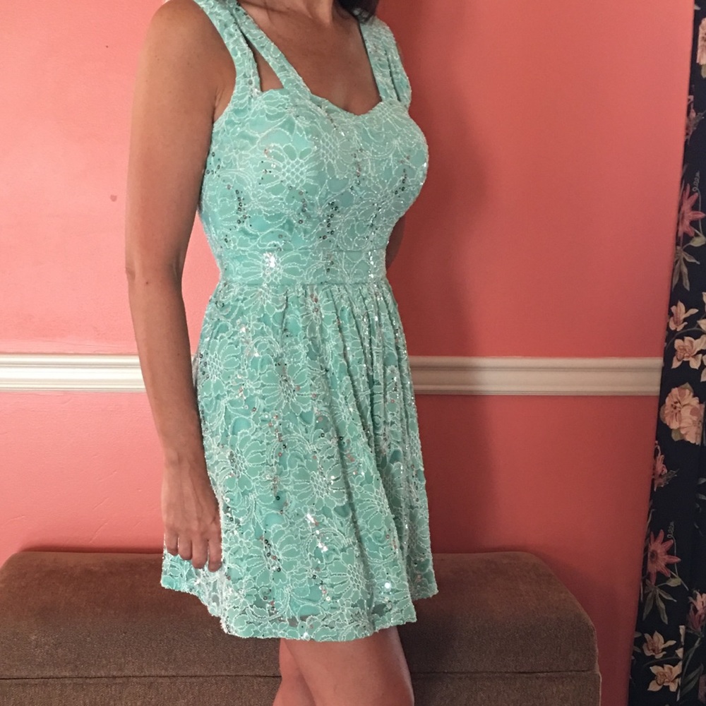 Adorable party dress Misses or junior  small